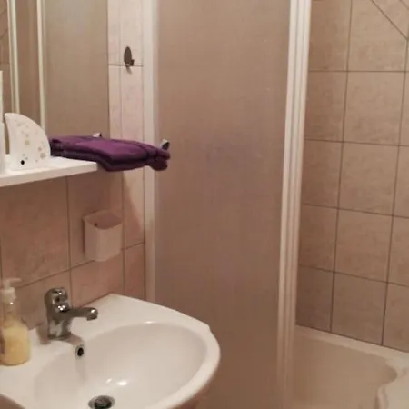 Apartman Ema *